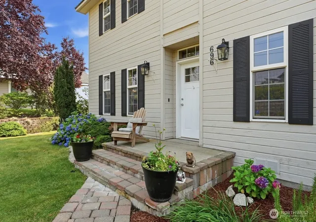 Photo 3 of Single family home for sale at 696 Green Ave, Manson, WA 98831 | MLS# NWM2559265 | Listing updated on 2026-09-23