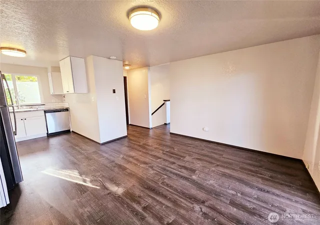 Photo 4 of House for sale at 4617 Beach Dr E, Port Orchard, WA 98366 | MLS# NWM2559306 | Listing updated on 2026-09-23