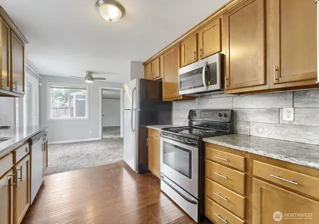 Photo 4 of Sale Pending at 715 Johns Rd E, Tacoma, WA 98445 | MLS# NWM2559359 | Listing updated on 2026-09-25