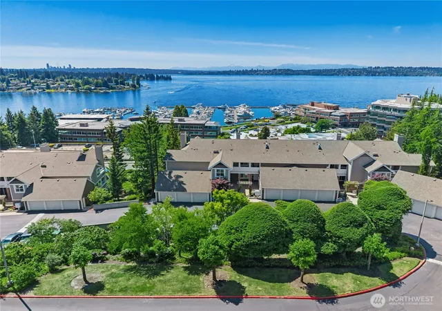 Photo 2 of Condo for sale at 5404 Lake Washington Blvd Ne #B, Kirkland, WA 98033 | MLS# NWM2559364 | Listing updated on 2026-09-23
