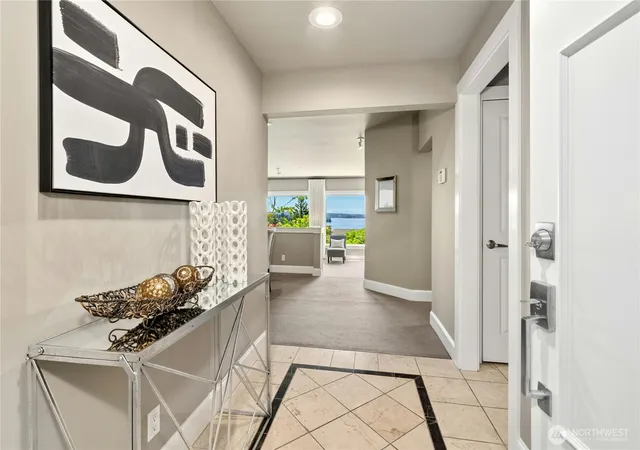 Photo 4 of Condo for sale at 5404 Lake Washington Blvd NE #B, Kirkland, WA 98033 | MLS# NWM2559364 | Listing updated on 2026-09-23