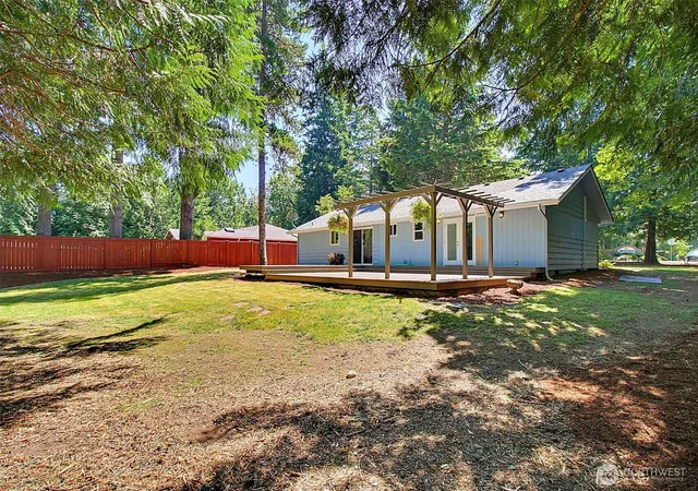 Photo 3 of Sale Pending at 26204 Se 224th Street, Maple Valley, WA 98038 | MLS# NWM2559366 | Listing updated on 2026-09-25