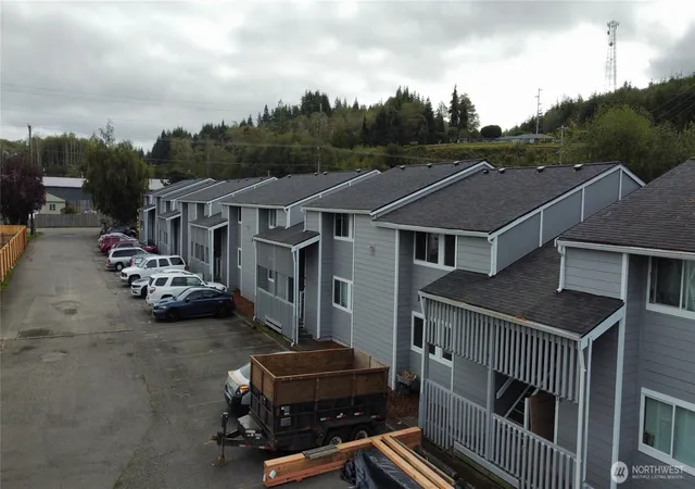 Photo 3 of Multi family home for sale at 1913 Coolidge Rd, Aberdeen, WA 98520 | MLS# NWM2559385 | Listing updated on 2026-09-23