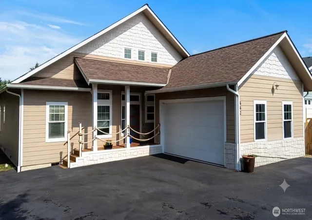 Photo 4 of Single family home for sale at 662 Point Brown Ave SE, Ocean Shores, WA 98569 | MLS# NWM2559418 | Listing updated on 2026-09-23