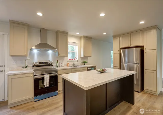 Photo 3 of Manufactured home for sale at 70 E Panorama Dr, Shelton, WA 98584 | MLS# NWM2559443 | Listing updated on 2026-09-23