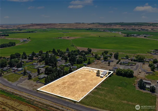 Photo 3 of Sale Pending at 2027 W Atkinson Rd, Othello, WA 99344 | MLS# NWM2559453 | Listing updated on 2026-09-25