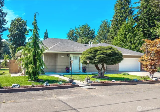 Photo 1 of Sale Pending at 1511 Wilson St Se, Olympia, WA 98501 | MLS# NWM2559456 | Listing updated on 2026-08-19
