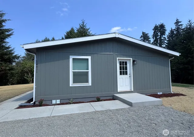 Photo 3 of Manufactured home for sale at 14011 123rd Avenue Se, Yelm, WA 98597 | MLS# NWM2559506 | Listing updated on 2026-10-01
