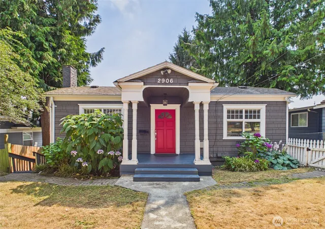 Photo 2 of Single family home for sale at 2906 16th Street, Everett, WA 98201 | MLS# NWM2559513 | Listing updated on 2026-09-25