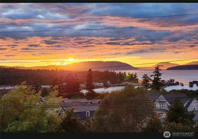 Photo 1 of Single family home for sale at 1505 Harbor View Ct, Anacortes, WA 98221 | MLS# NWM2559553 | Listing updated on 2026-09-24