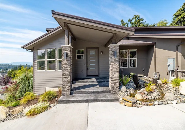 Photo 4 of Single family home for sale at 1505 Harbor View Ct, Anacortes, WA 98221 | MLS# NWM2559553 | Listing updated on 2026-09-24