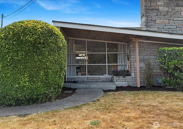 Photo 3 of Sale Pending at 4507 Rucker Ave, Everett, WA 98203 | MLS# NWM2559555 | Listing updated on 2026-09-28