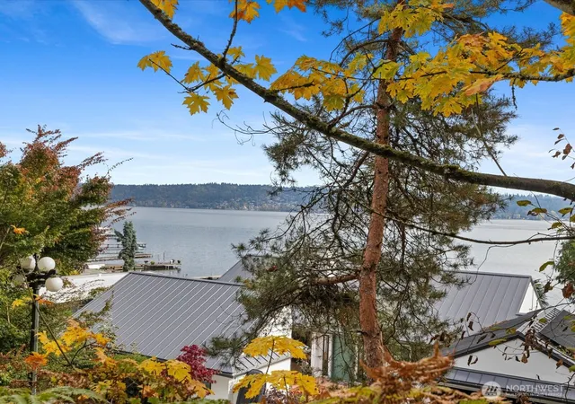 Photo 3 of Land for sale at 445 W Lake Sammamish Pkwy Se, Bellevue, WA 98008 | MLS# NWM2559580 | Listing updated on 2026-09-23