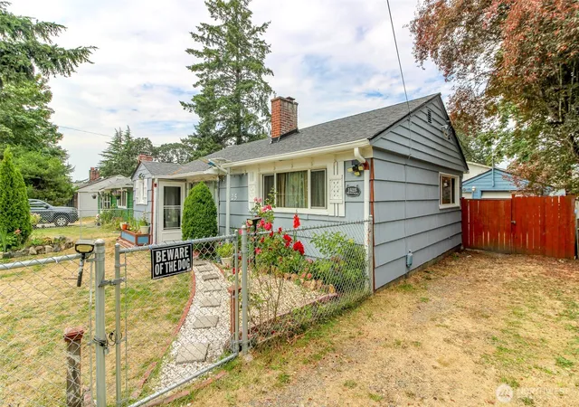 Photo 2 of Sale Pending at 1425 118th Street S, Tacoma, WA 98444 | MLS# NWM2559582 | Listing updated on 2026-09-25