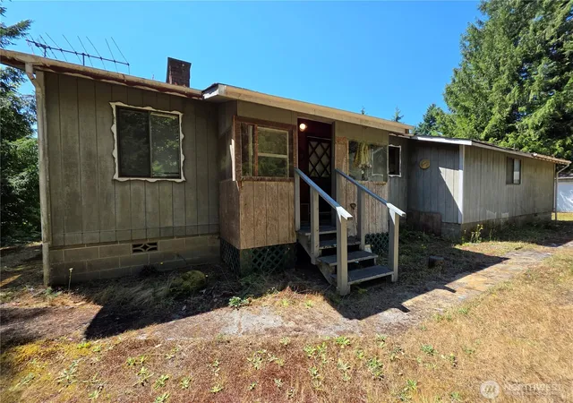 Photo 2 of Single family home for sale at 371 Green Mt Ln, Brinnon, WA 98320 | MLS# NWM2559587 | Listing updated on 2026-09-23