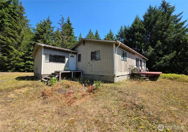 Photo 4 of Single family home for sale at 371 Green Mt Ln, Brinnon, WA 98320 | MLS# NWM2559587 | Listing updated on 2026-09-23