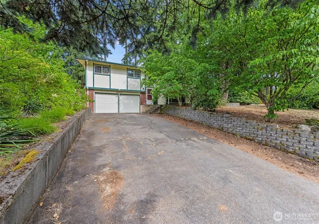 Photo 2 of Single family home for sale at 11117 Northstar Way Sw, Lakewood, WA 98498 | MLS# NWM2559601 | Listing updated on 2026-09-23
