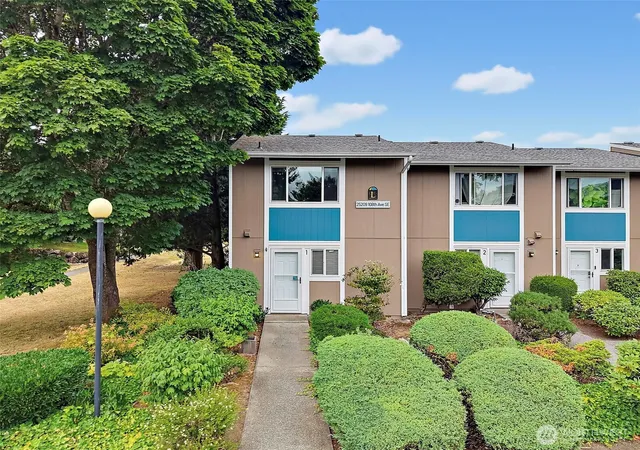 Photo 2 of Condo for sale at 25209 108th Avenue Se #L1, Kent, WA 98030 | MLS# NWM2559620 | Listing updated on 2026-09-25