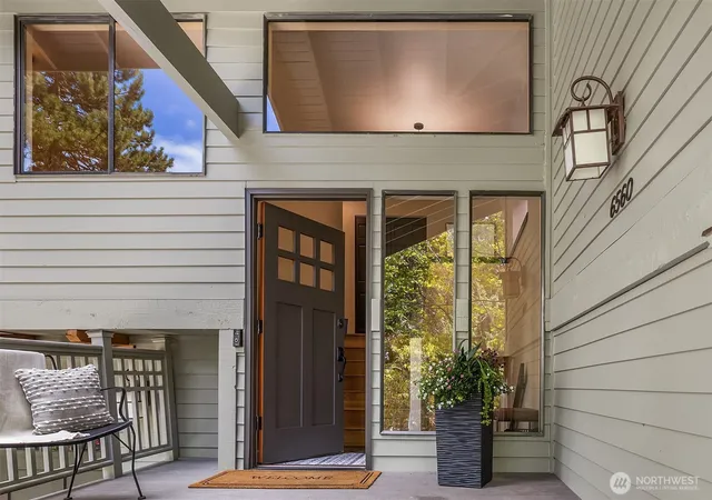Photo 1 of Single family home for sale at 6560 81st Avenue Se, Mercer Island, WA 98040 | MLS# NWM2559621 | Listing updated on 2026-09-29
