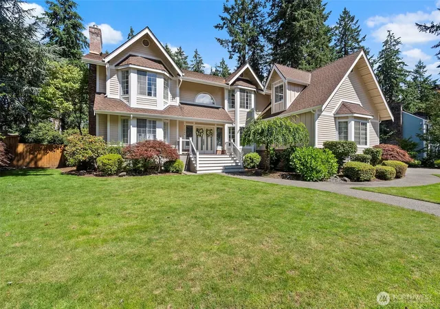 Photo 2 of Sale Pending at 11401 Madera Cir Sw, Lakewood, WA 98499 | MLS# NWM2559624 | Listing updated on 2026-09-30