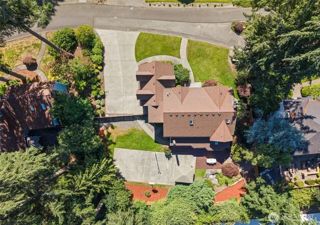 Photo 3 of Sale Pending at 11401 Madera Cir Sw, Lakewood, WA 98499 | MLS# NWM2559624 | Listing updated on 2026-09-30
