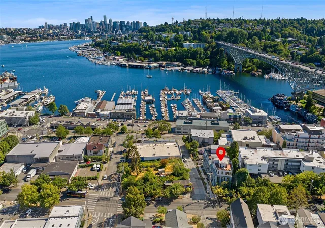 Photo 2 of Townhouse for sale at 957 N 35th Street, Seattle, WA 98103 | MLS# NWM2559647 | Listing updated on 2026-10-01