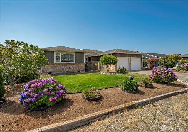 Photo 2 of Single family home for sale at 5479 Salish Rd, Blaine, WA 98230 | MLS# NWM2559658 | Listing updated on 2026-09-23