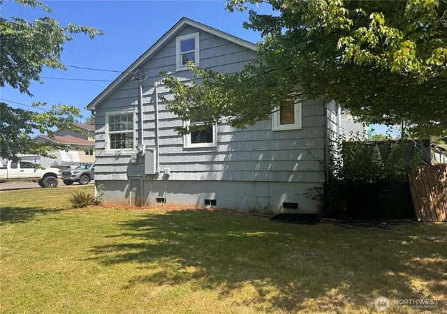 Photo 3 of Sale Pending at 1287 Sw Sylvenus St, Chehalis, WA 98532 | MLS# NWM2559669 | Listing updated on 2026-08-25