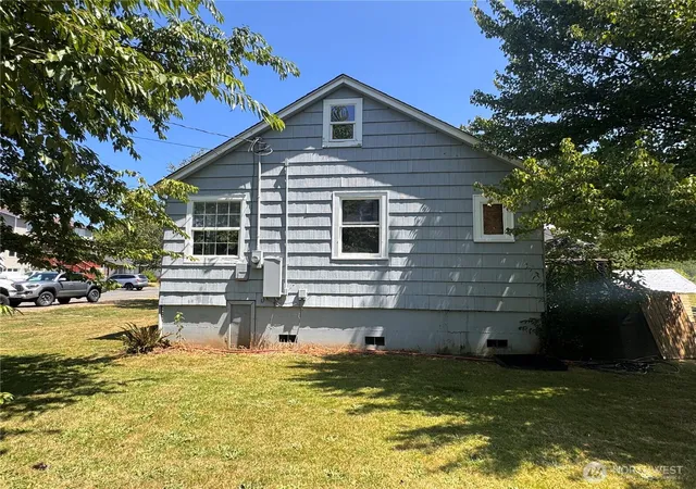 Photo 3 of Sale Pending at 1287 SW Sylvenus St, Chehalis, WA 98532 | MLS# NWM2559669 | Listing updated on 2026-08-25