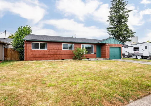 Photo 2 of Single family home for sale at 2721 Taylor Ave, Longview, WA 98632 | MLS# NWM2559675 | Listing updated on 2026-09-24