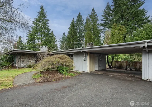 Photo 4 of Sale Pending at 700 Reiten Rd, Kent, WA 98030 | MLS# NWM2559679 | Listing updated on 2026-09-25