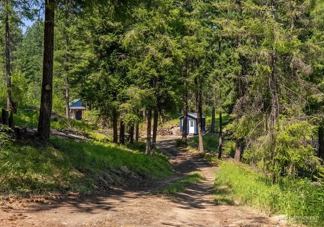 Photo 3 of Single family home for sale at 84 Three Seasons Rd, Winthrop, WA 98862 | MLS# NWM2559714 | Listing updated on 2026-09-23