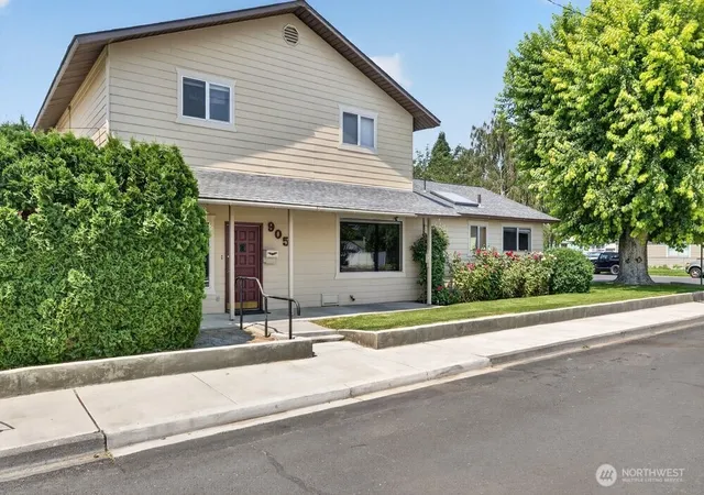 Photo 3 of Single family home for sale at 905 4th Avenue Se, Quincy, WA 98848 | MLS# NWM2559716 | Listing updated on 2026-10-06