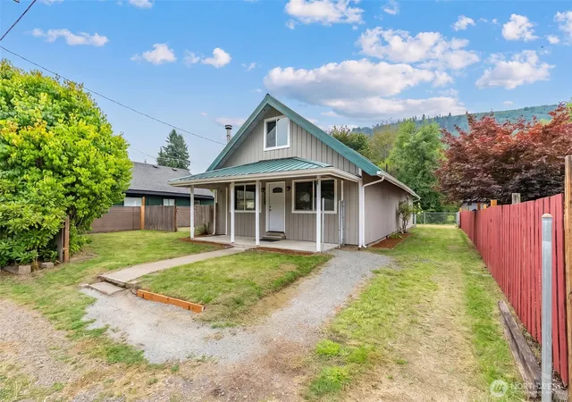 Photo 2 of Sale Pending at 725 W Main Ave, Morton, WA 98356 | MLS# NWM2559737 | Listing updated on 2026-09-25