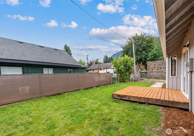 Photo 3 of Sale Pending at 725 W Main Ave, Morton, WA 98356 | MLS# NWM2559737 | Listing updated on 2026-09-25