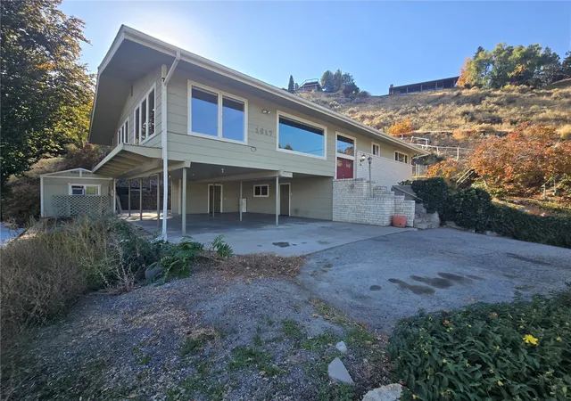 Single family home for sale at 1617 Carson Ln, Wenatchee, WA 98801 | MLS# NWM2559746
