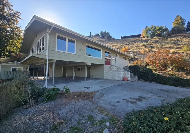 Single family home for sale at 1617 Carson Ln, Wenatchee, WA 98801 | MLS# NWM2559746