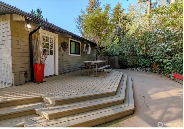 Photo 4 of Single family home for sale at 95 Marine Dr, Blakely Island, WA 98222 | MLS# NWM2559747 | Listing updated on 2026-09-23