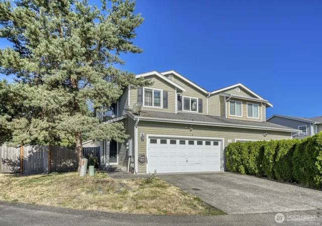 Photo 2 of Single family home for sale at 303 Pike St Se #102, Auburn, WA 98002 | MLS# NWM2559768 | Listing updated on 2026-09-23