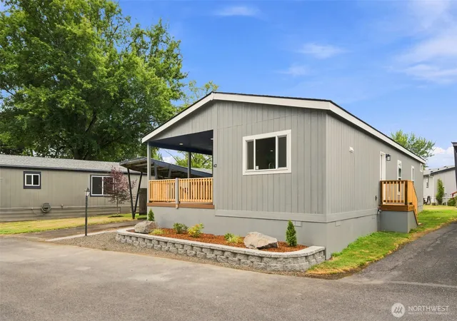 Photo 4 of Manufactured home for sale at 21201 NE 58th Street #42, Vancouver, WA 98682 | MLS# NWM2559773 | Listing updated on 2026-10-02