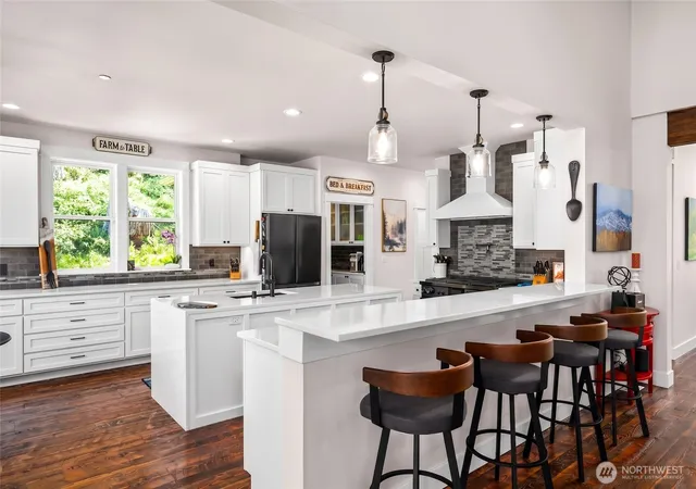 Photo 3 of Single family home for sale at 17345 Olympic Pl, Mount Vernon, WA 98274 | MLS# NWM2559775 | Listing updated on 2026-09-30