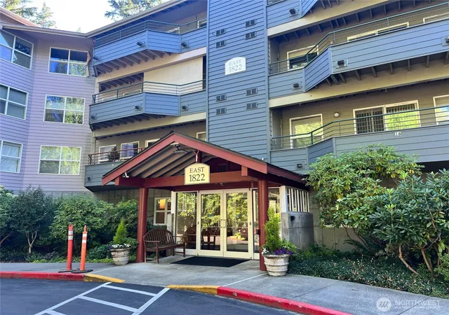 Photo 2 of Sale Pending at 1822 152nd Avenue Ne #E307, Bellevue, WA 98007 | MLS# NWM2559780 | Listing updated on 2026-09-25