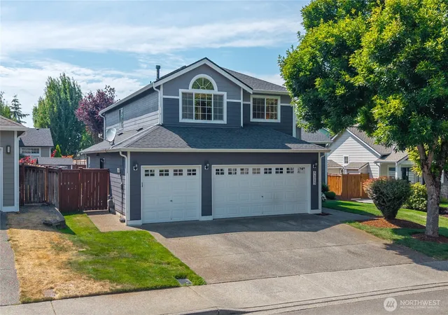 Photo 2 of Single family home for sale at 5113 Quincy Ave Se, Auburn, WA 98092 | MLS# NWM2559794 | Listing updated on 2026-09-23