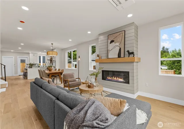 Photo 4 of Single family home for sale at 11709 Roosevelt Way NE, Seattle, WA 98125 | MLS# NWM2559799 | Listing updated on 2026-10-01