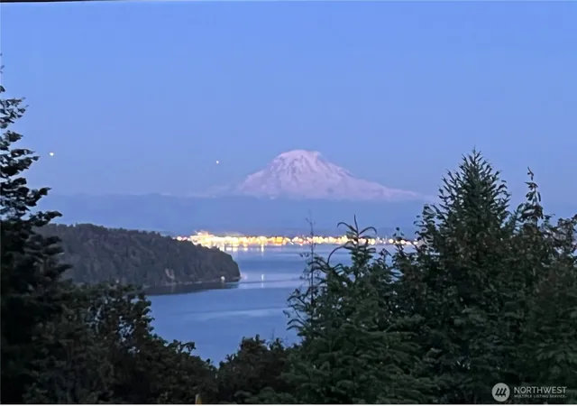 Photo 2 of Single family home for sale at 11002 Moller Dr Nw, Gig Harbor, WA 98332 | MLS# NWM2559811 | Listing updated on 2026-10-01