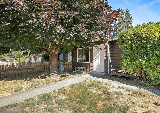 Photo 1 of Multi family home for sale at 417 22nd Street Se, Auburn, WA 98002 | MLS# NWM2559823 | Listing updated on 2026-09-23