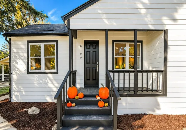 Photo 2 of Single family home for sale at 8109 17th Avenue Sw, Seattle, WA 98106 | MLS# NWM2559828 | Listing updated on 2026-10-21