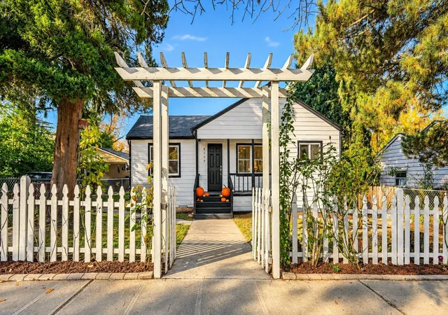 Photo 3 of Single family home for sale at 8109 17th Avenue SW, Seattle, WA 98106 | MLS# NWM2559828 | Listing updated on 2026-10-21