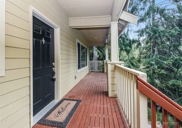 Photo 2 of Single family home for sale at 38 Rose Ridge Loop, Bellingham, WA 98229 | MLS# NWM2559838 | Listing updated on 2026-09-24