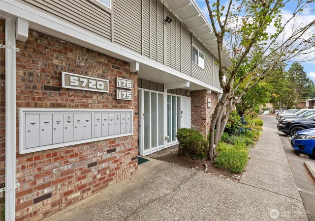 Photo 2 of Townhouse for sale at 5720 122nd Avenue Se #175, Bellevue, WA 98006 | MLS# NWM2559845 | Listing updated on 2026-09-23